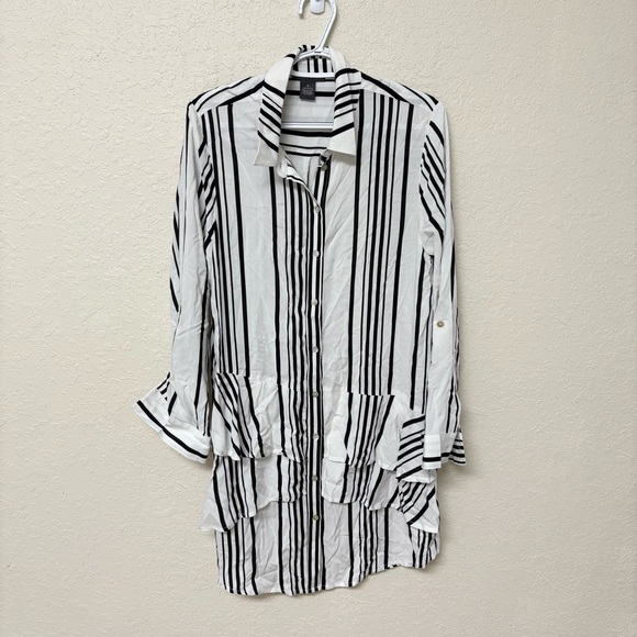 Chelsea & Theodore Dresses & Skirts - Chelsea & Theodore Black & White Striped Ruffle Dress Roll Tab Rayon Size M